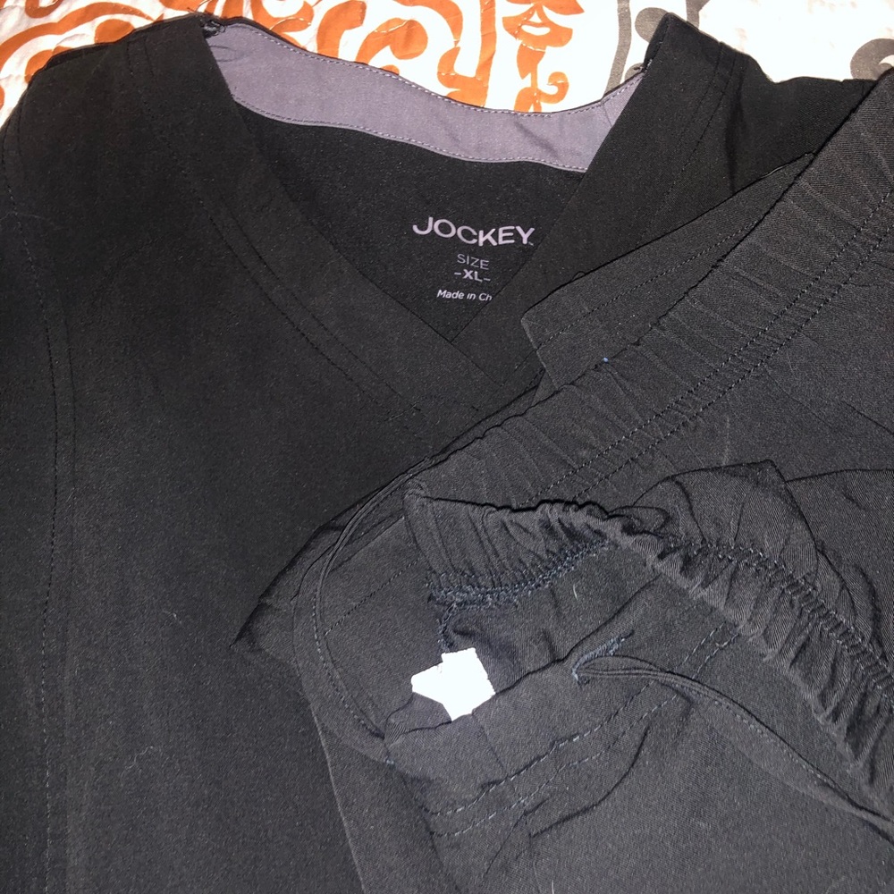 Scrub set